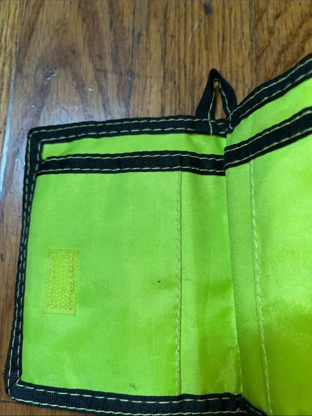 Marvel Incredible Hulk 2008 Retro Graphic Velcro Wallet - Green Black
